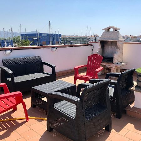 Appartement 80 M2,Port Rhodes D-2 Chambres, Terrasse Panoramique, Vue Sur Le Canal Principal D'Empuriabrava Exterior photo