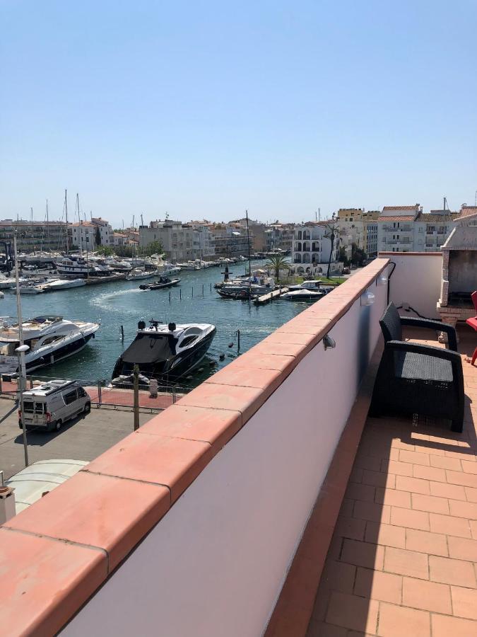 Appartement 80 M2,Port Rhodes D-2 Chambres, Terrasse Panoramique, Vue Sur Le Canal Principal D'Empuriabrava Exterior photo